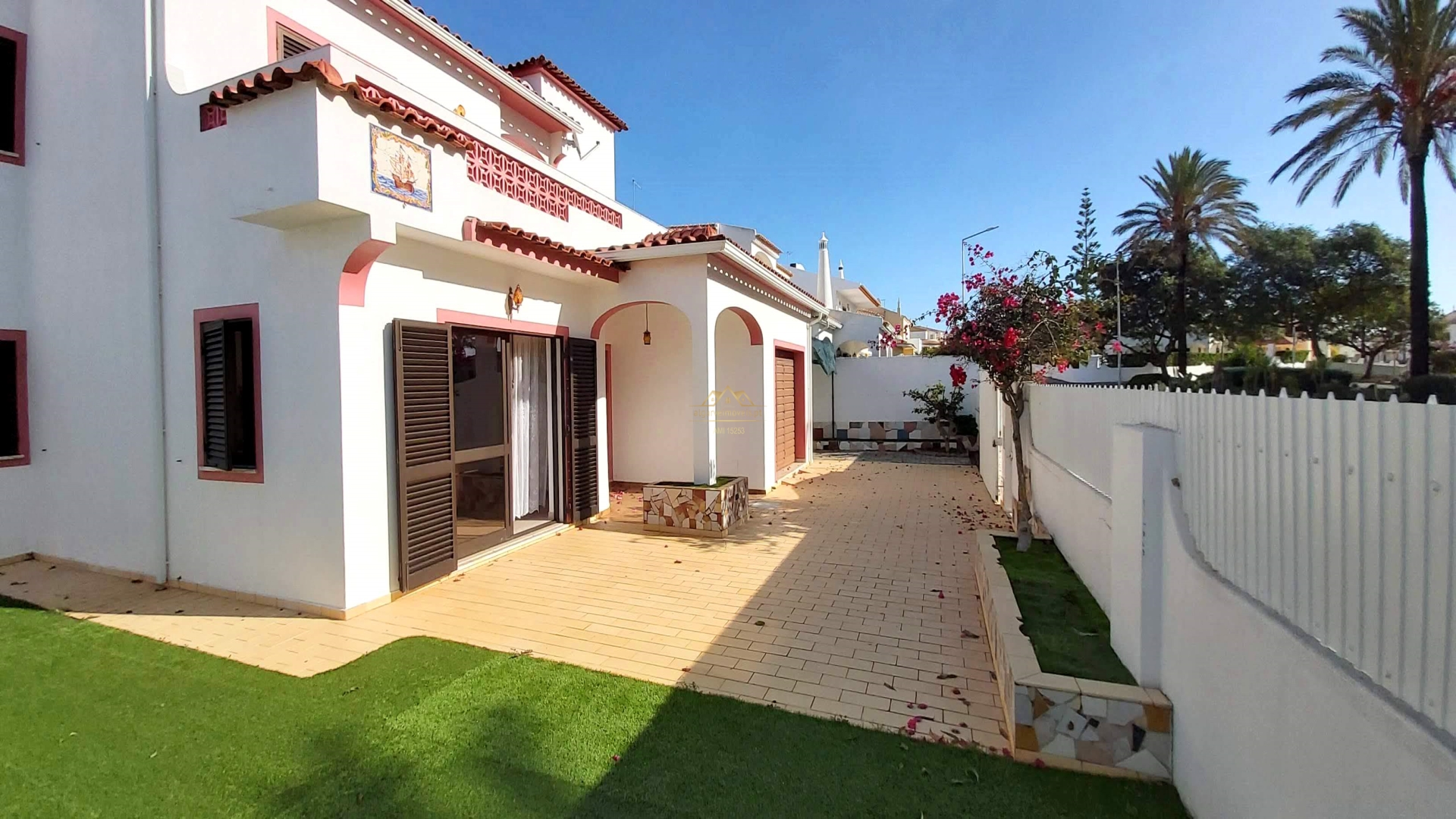 Façade Latérale Gauche