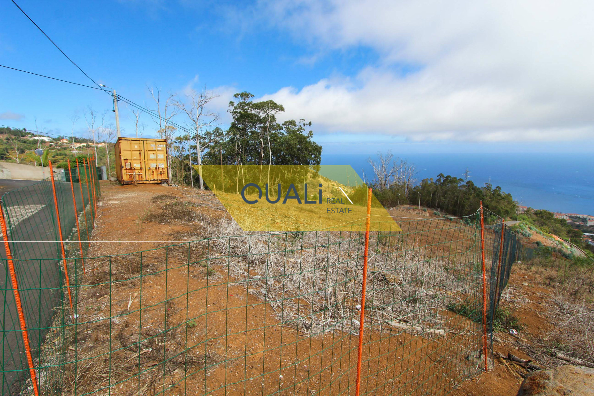 Grundstück mit 3140m2 - Caniço  - € 90.000,00