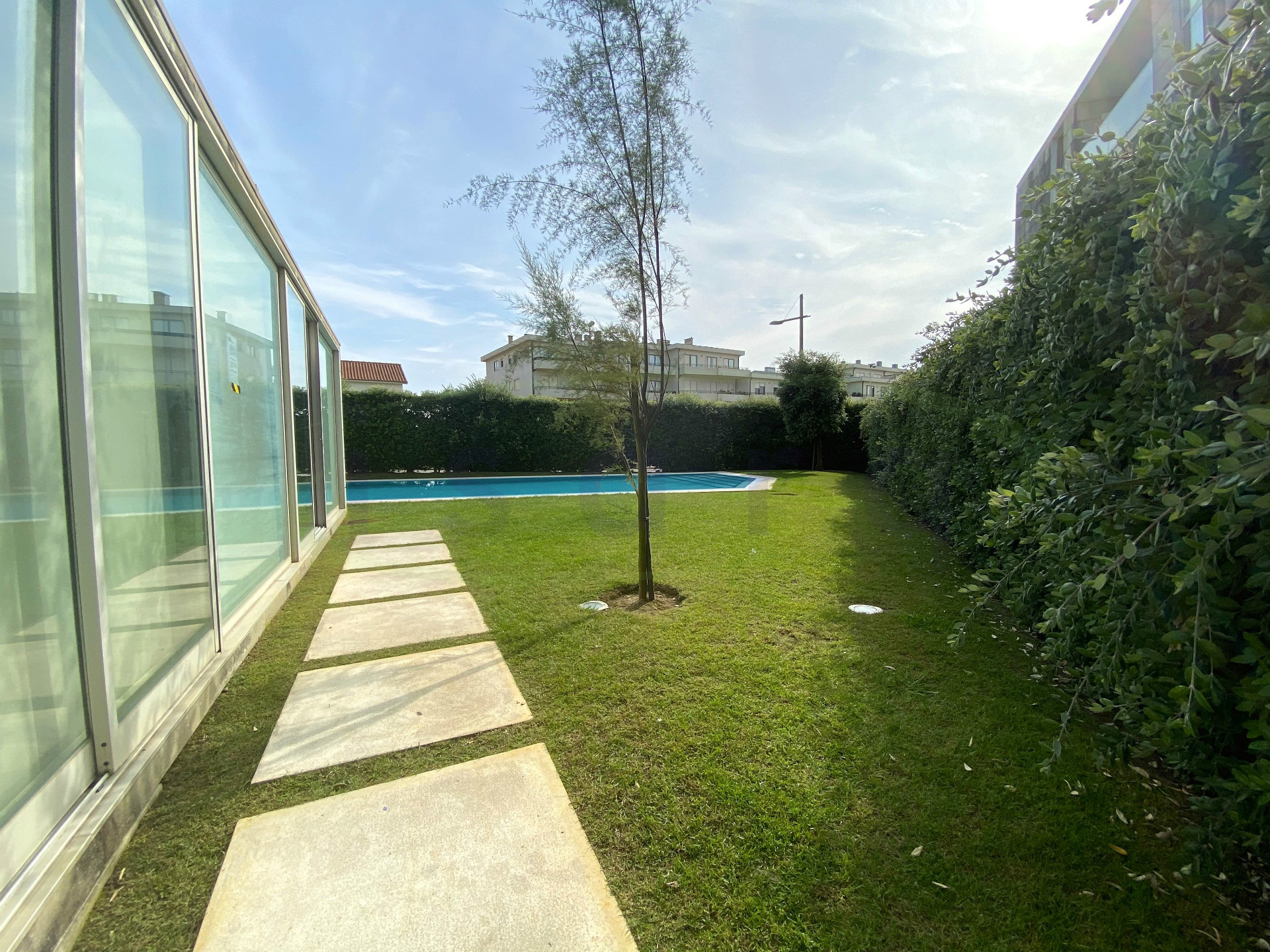 2 bedroom apartment in a gated community with sea views.