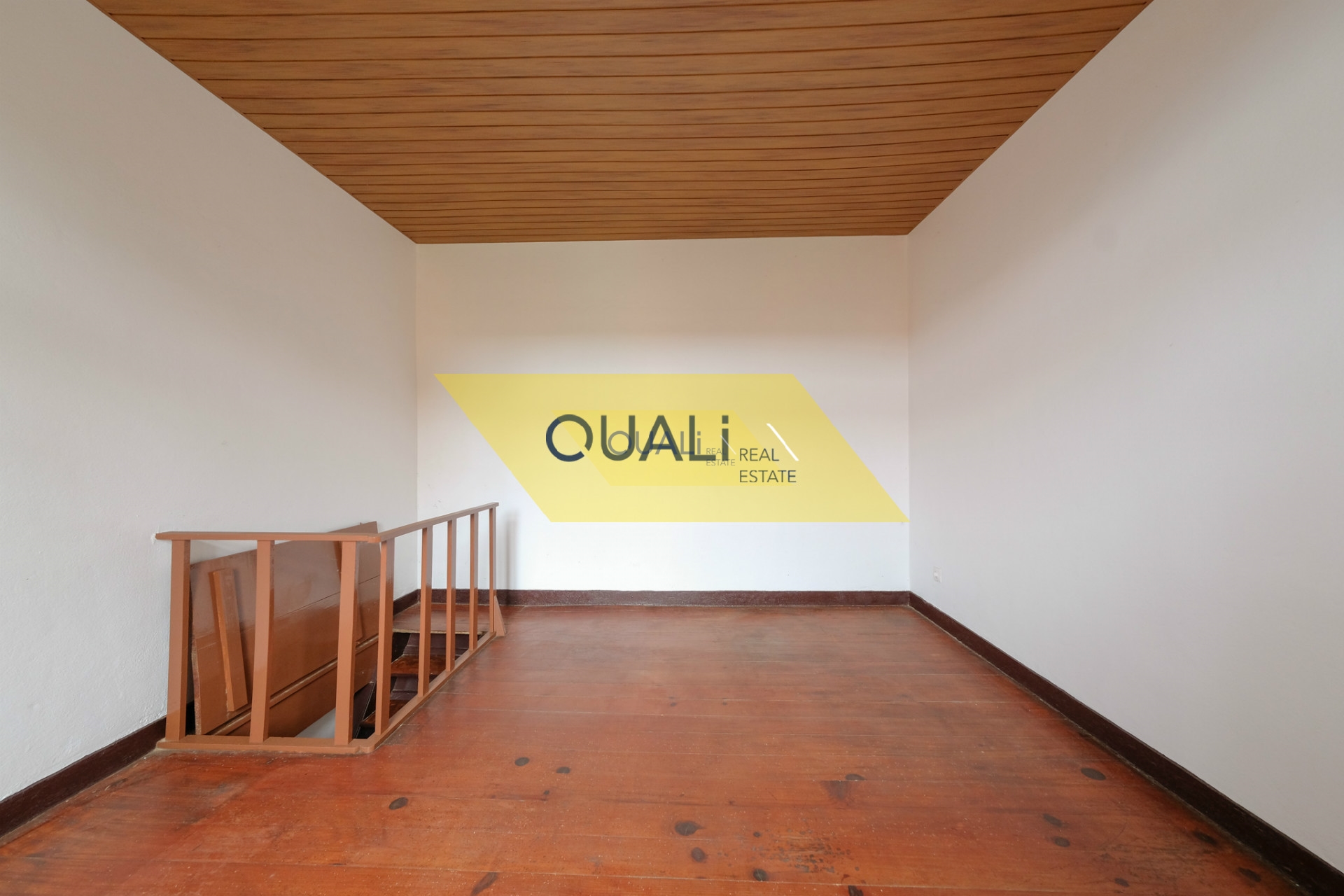 Maison individuelle V5, prête à emménager, sur la route à Calheta pour 129000 € avec vue mer