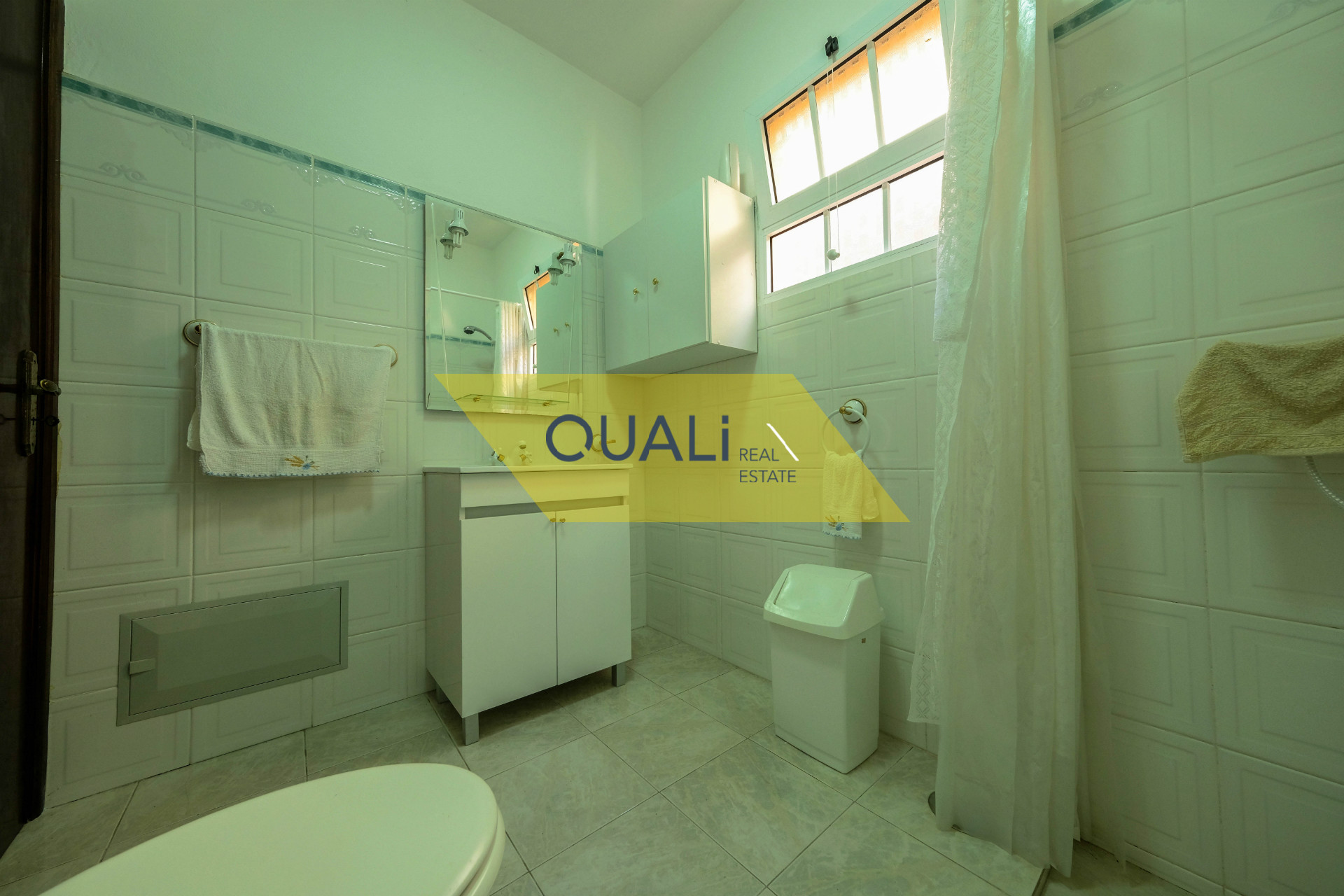 Moradia isolada t3 com garagem grande e sótão com vista mar por € 205.000,00