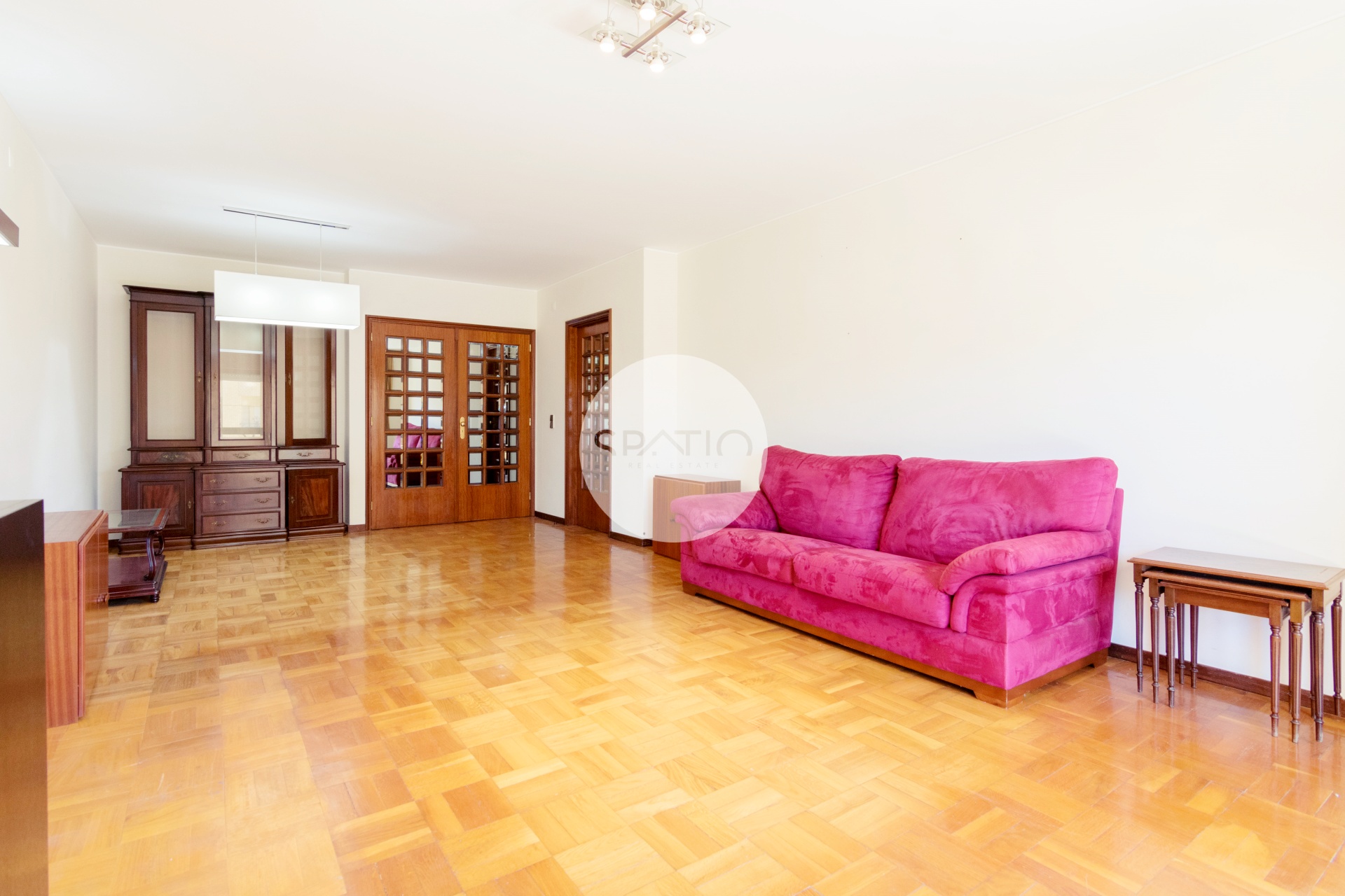 Apartamento T4 * Rua Oliveira Monteiro