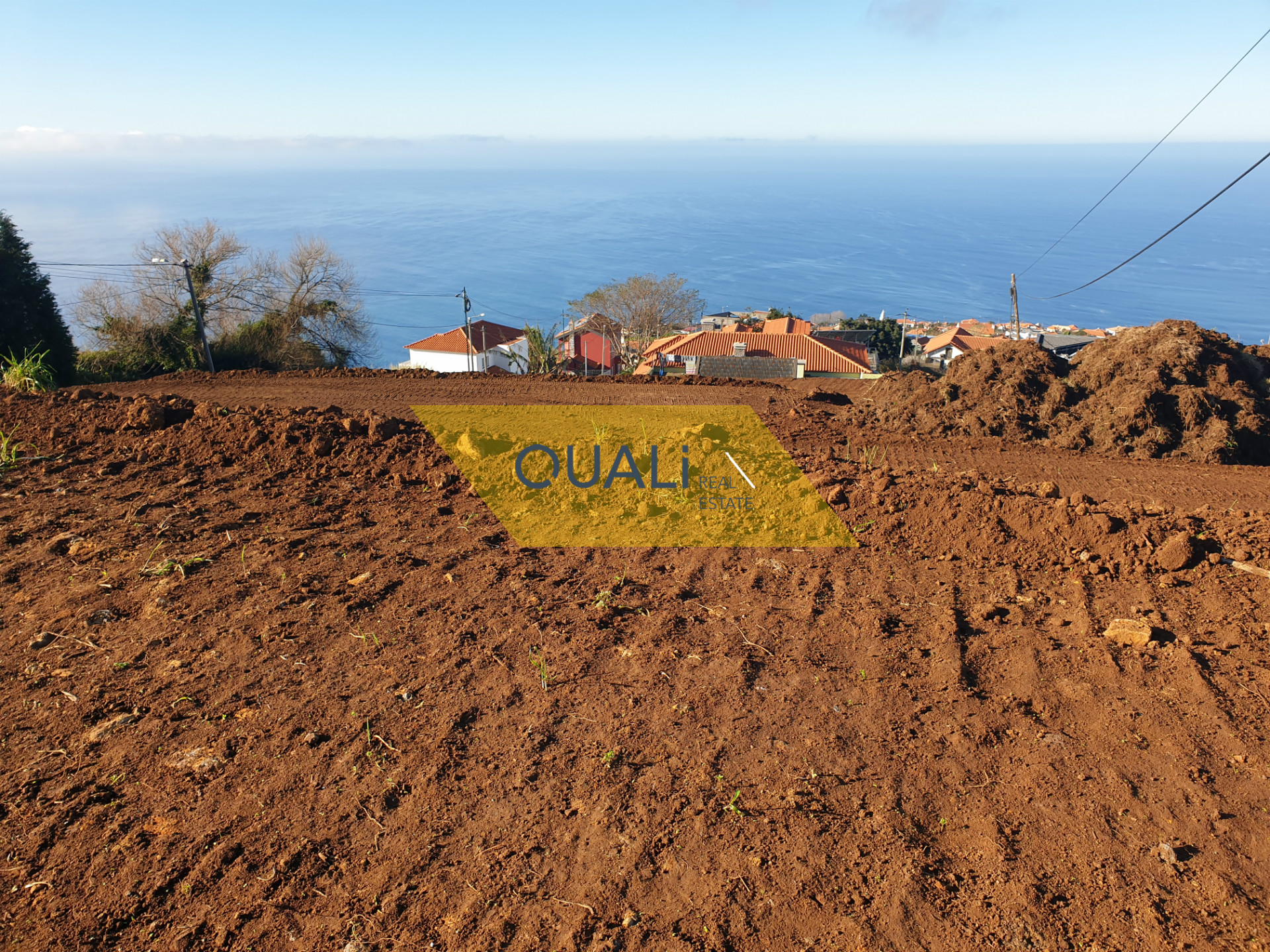 Terreno com excelente vista sobre o mar - Calheta - Ilha da Madeira - € 100.000,00