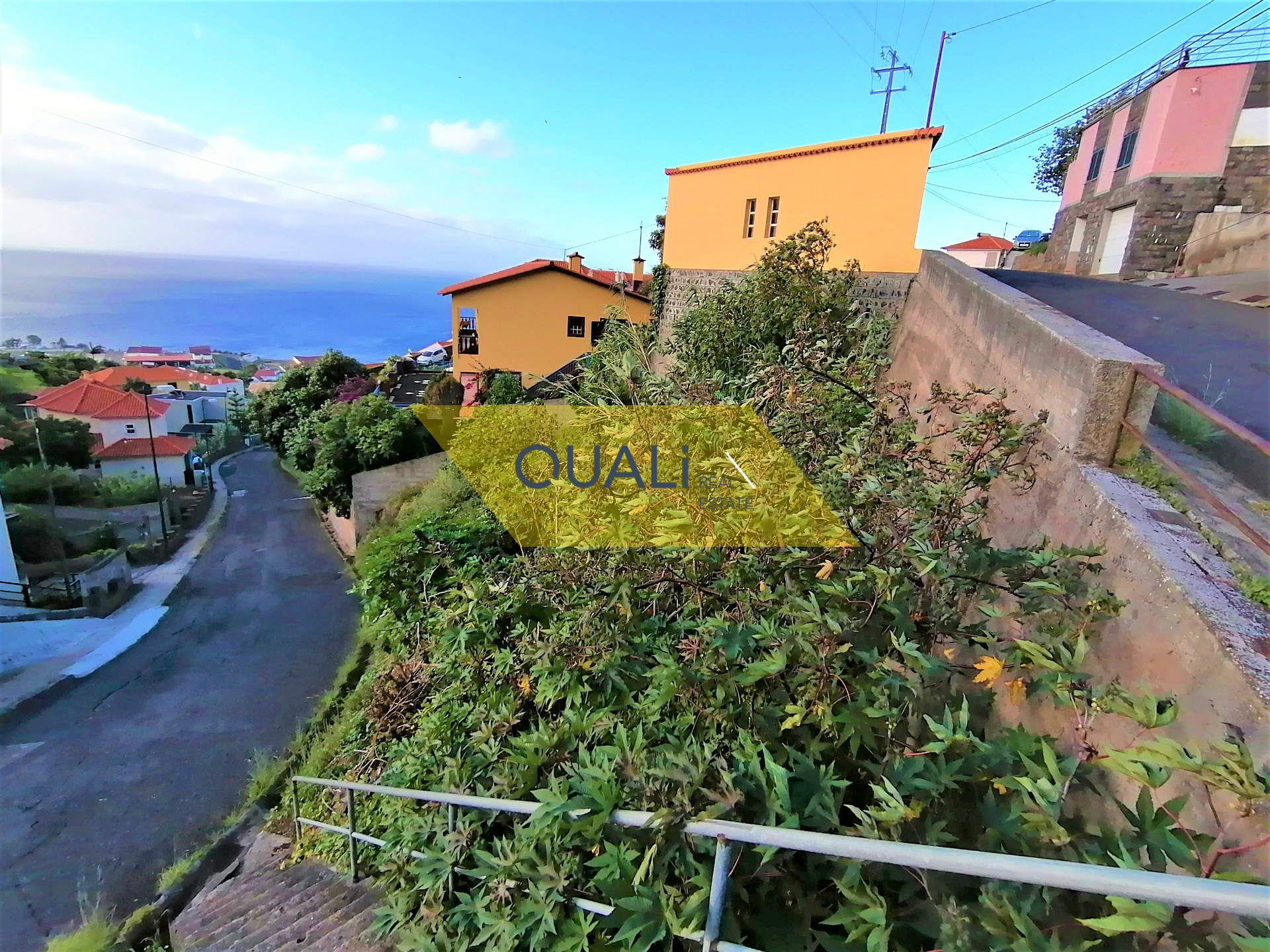 380 m2 plot by the road in Santa Cruz Municipality € 28.000,00