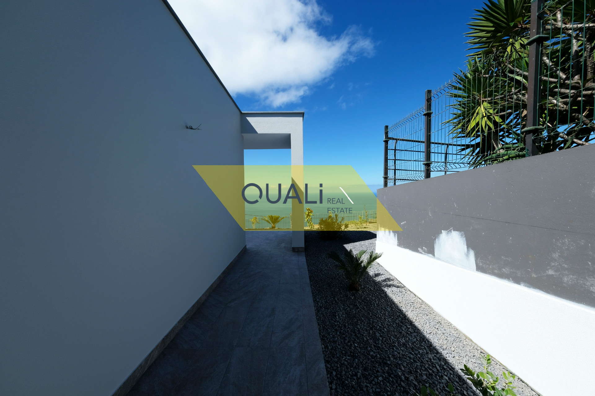 Modern 3 bedroom villa in Calheta - Madeira Island - €335.000,00