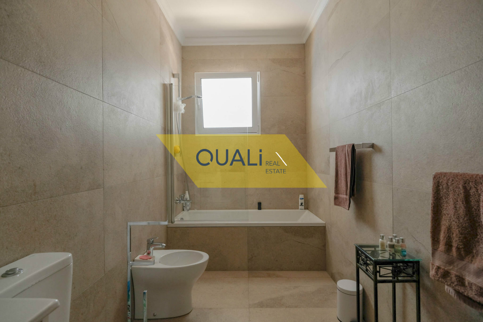 Detached house with pool in Calheta - Madeira Island - € 395.000,00