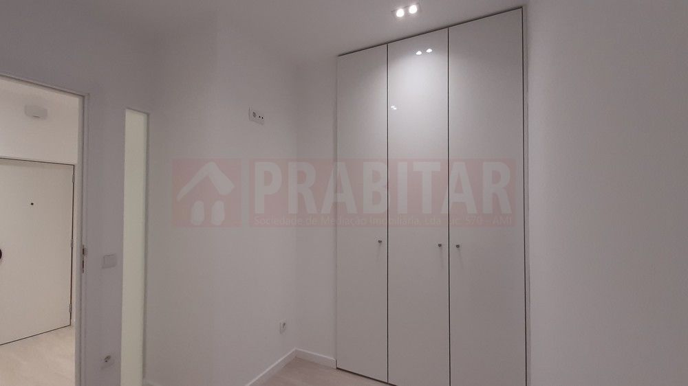 Apartamento T1+1 À Praça da República