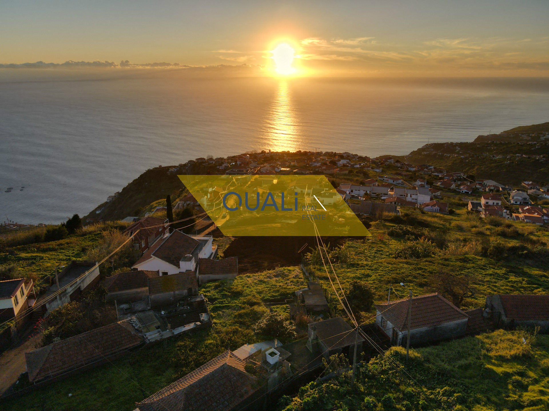 Terreno com excelente vista sobre o mar - Calheta - Ilha da Madeira - € 100.000,00