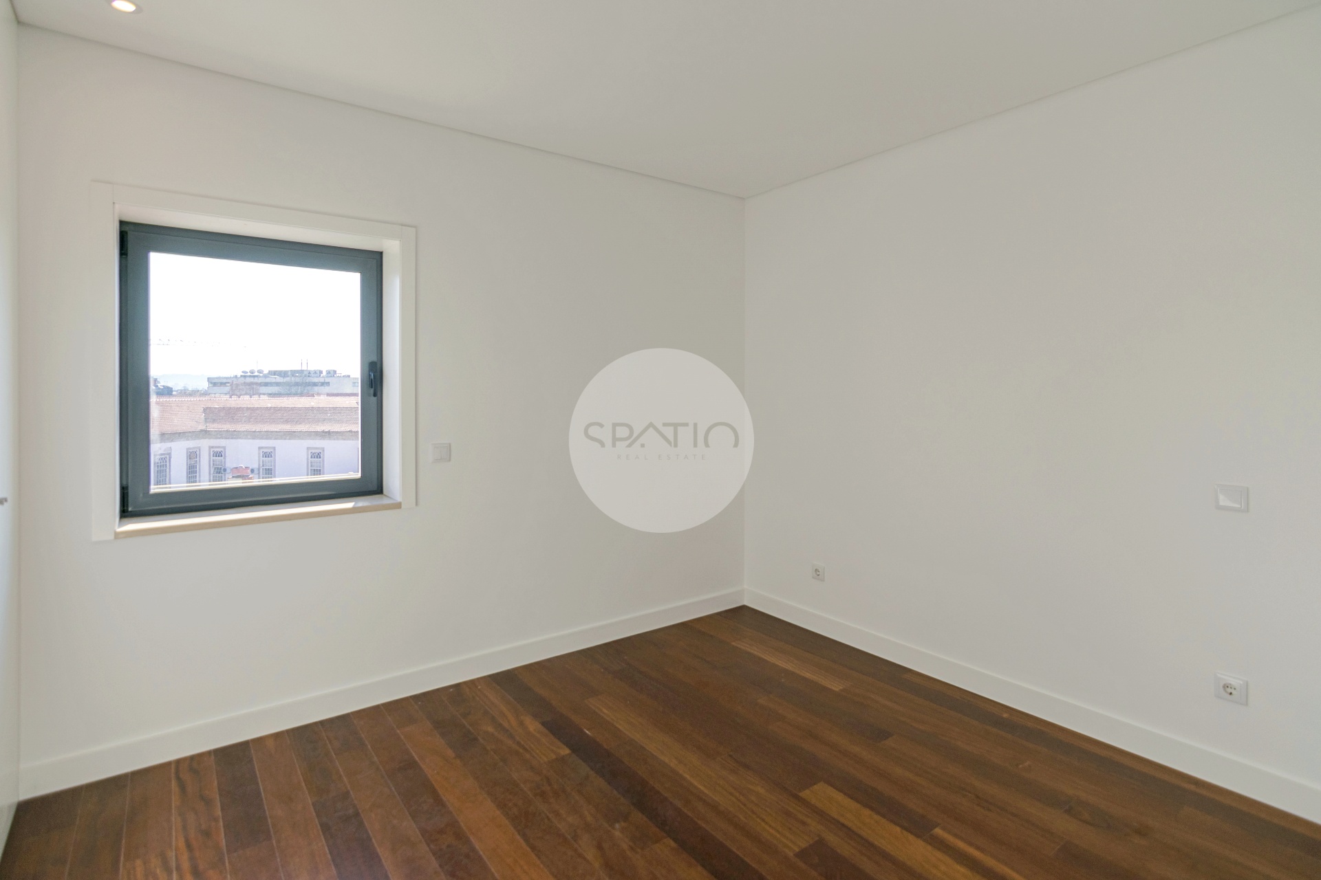 Apartamento T4 Novo * Rotunda da Boavista