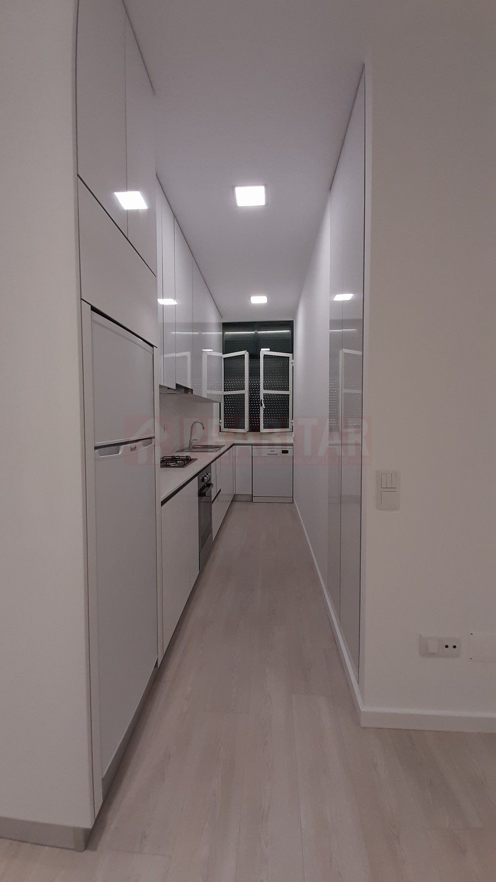 Apartamento T1+1 À Praça da República