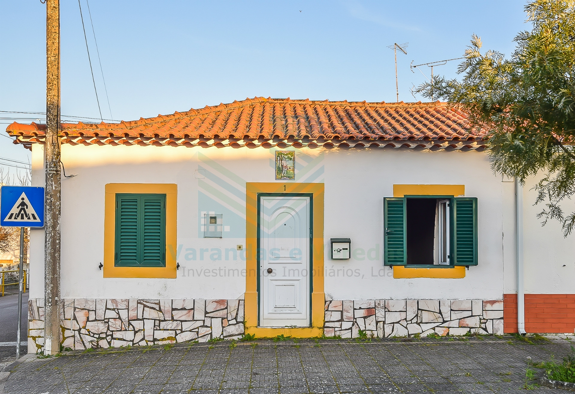 2 bedroom villa with garage, patio and terrace in Zibreira