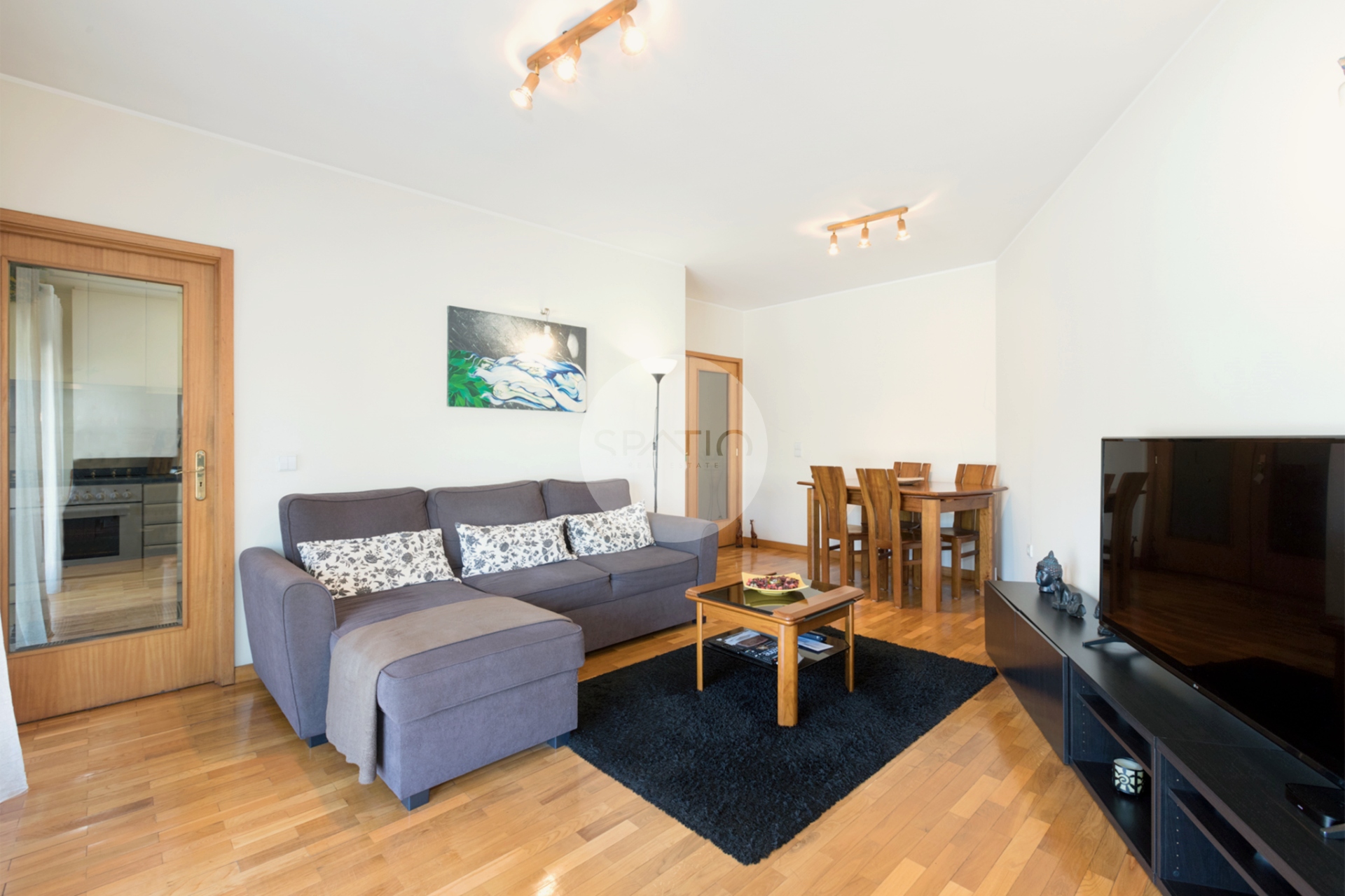 Apartamento T2 com Terraço * Maia