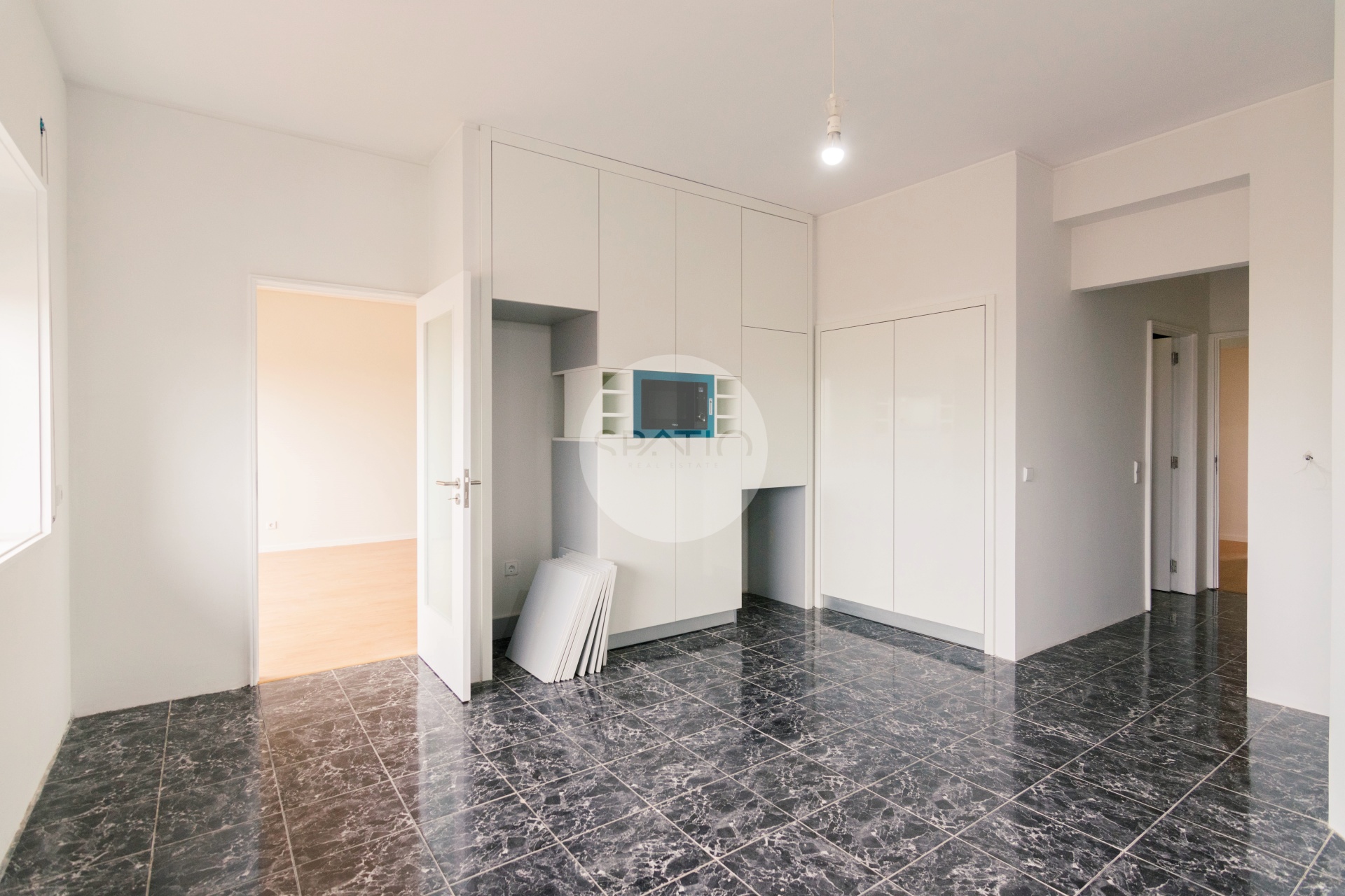 Apartamento T3 renovado com Box * São Mamede de Infesta