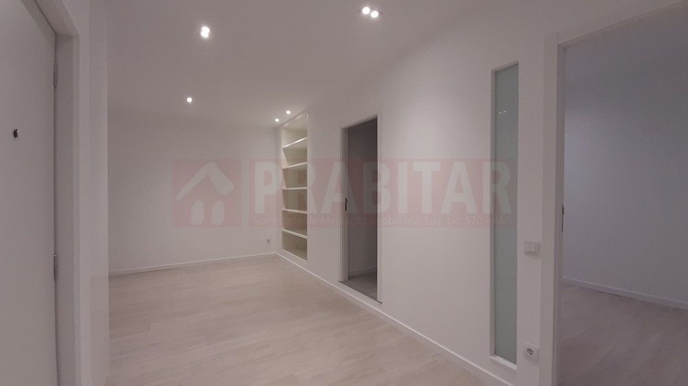 Apartamento T1+1 À Praça da República