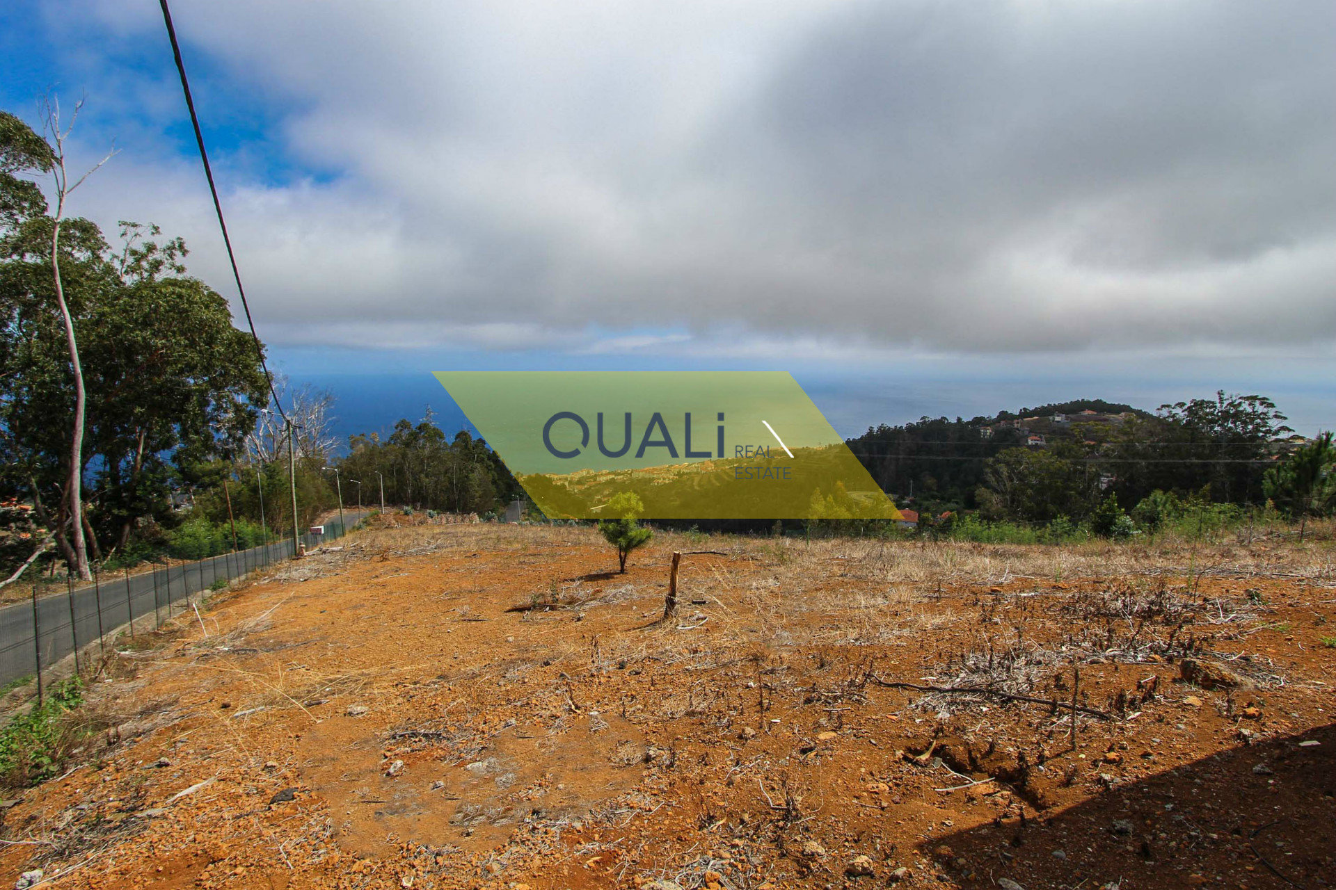 Grundstück mit 3140m2 - Caniço  - € 90.000,00