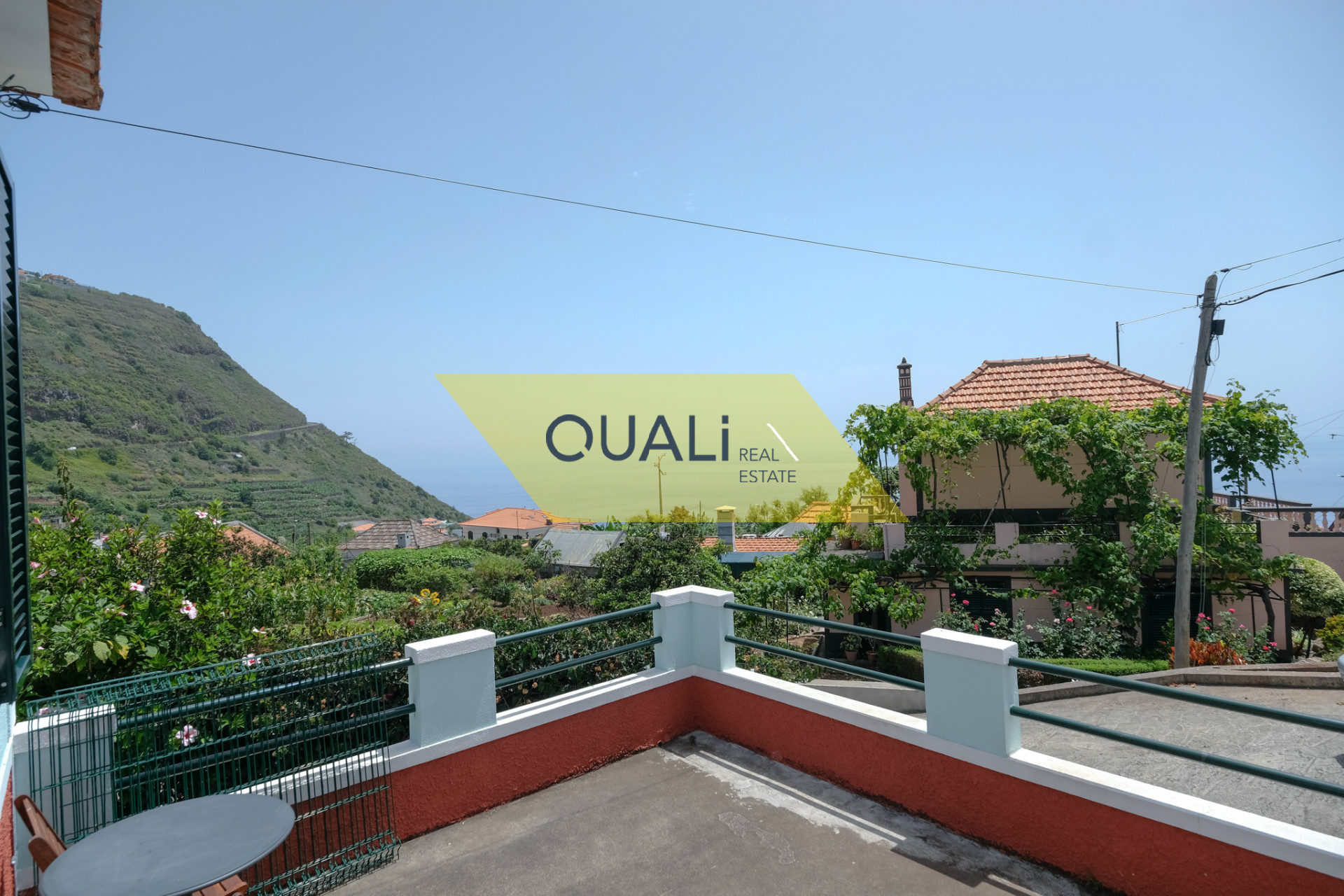 Detached house with 2 + 2 bedrooms - Calheta - Madeira Island- € 330.000,00