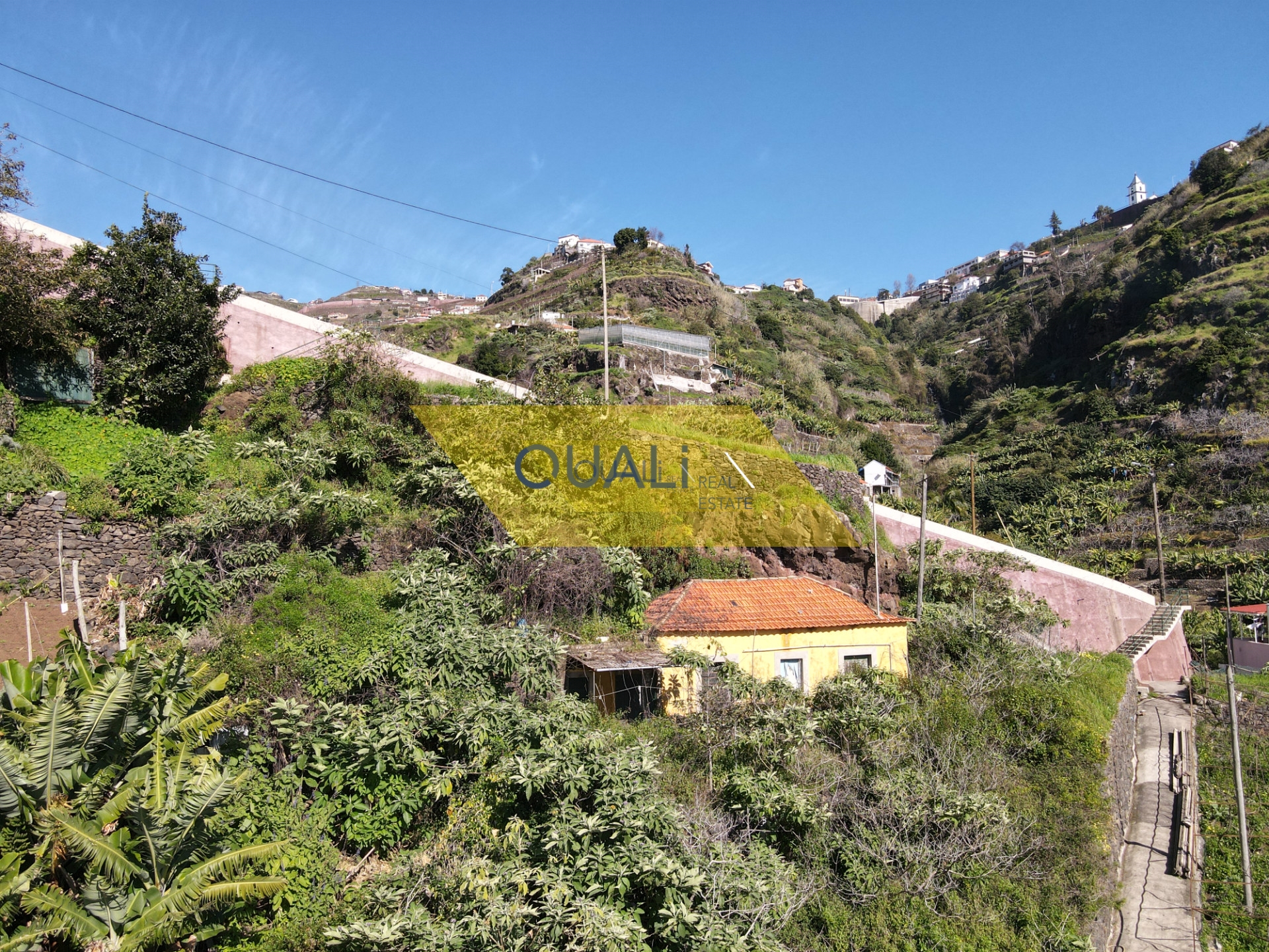 Terreno 1512 m2 no Estreito Câmara de Lobos - Ilha da Madeira - € 89.000.00