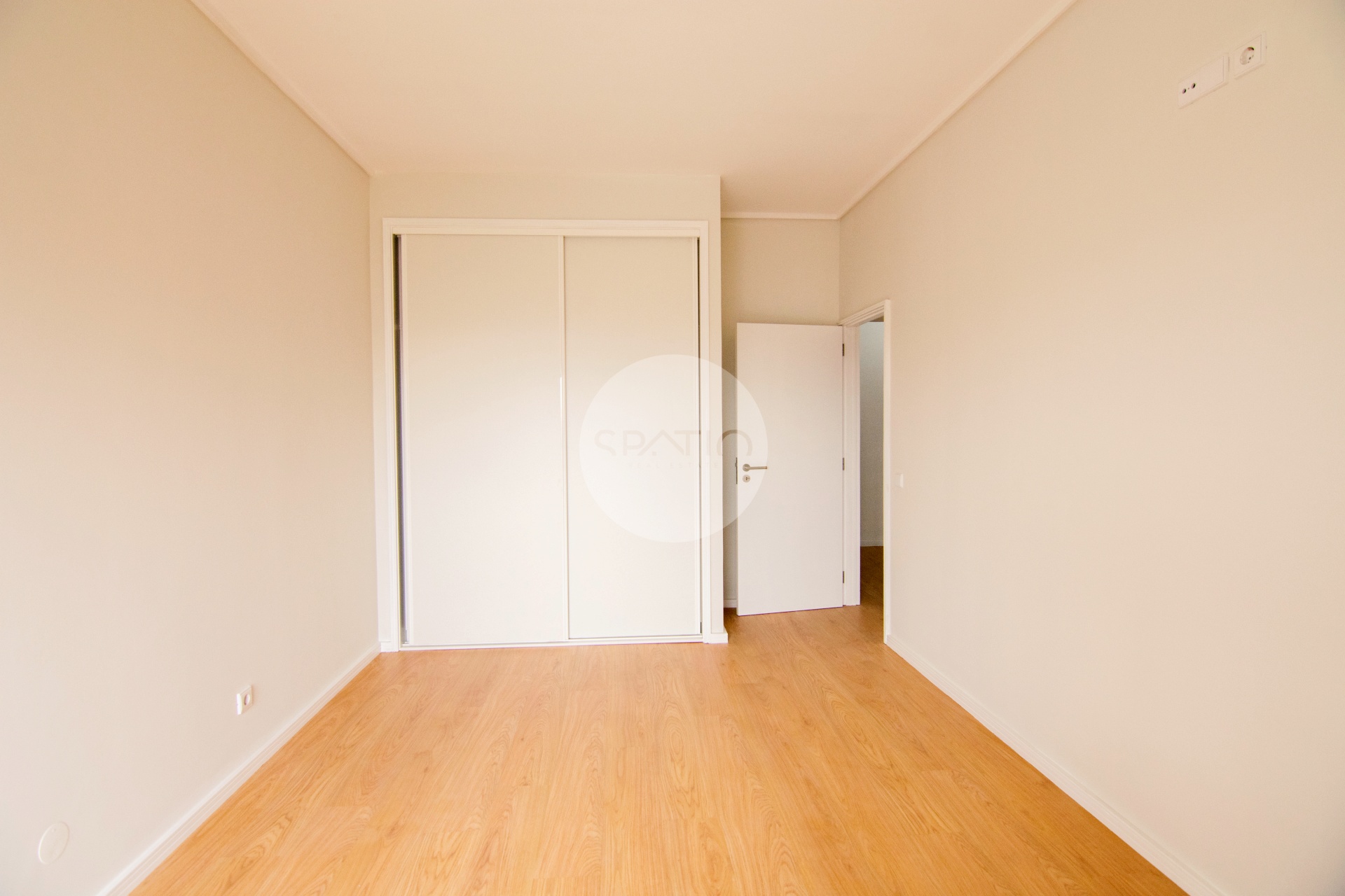 Apartamento T3 renovado com Box * São Mamede de Infesta