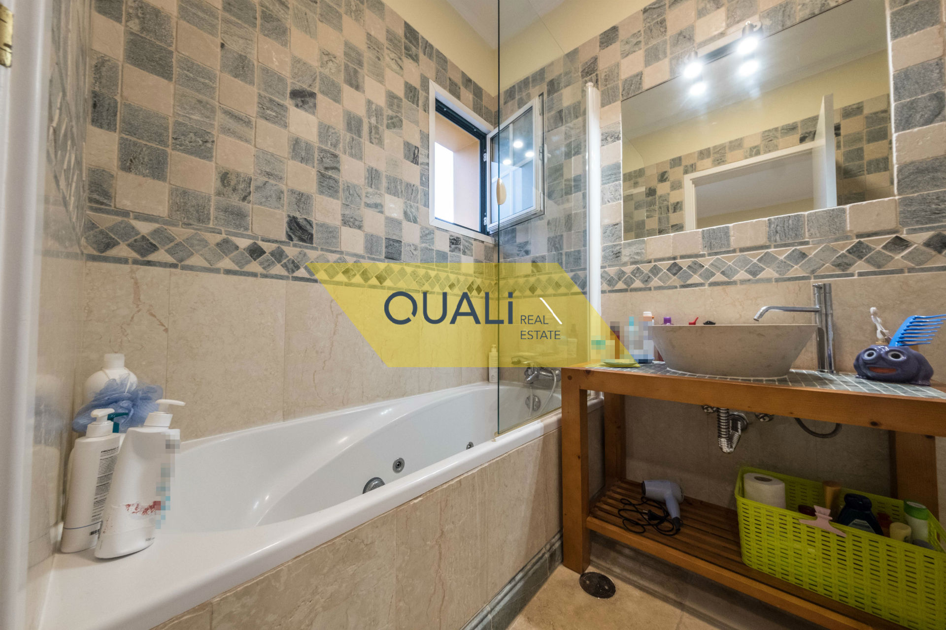 Casa independiente 4 dormitorios- En venta, insertada en Quinta Salgado-Porto Santo - € 780,000.00