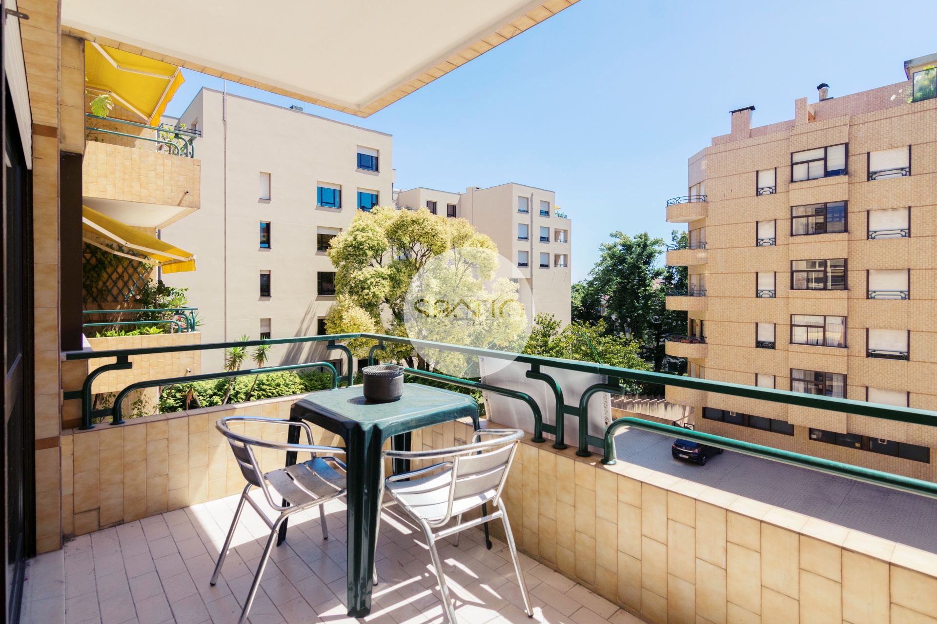 Apartamento T4 * Rua Oliveira Monteiro