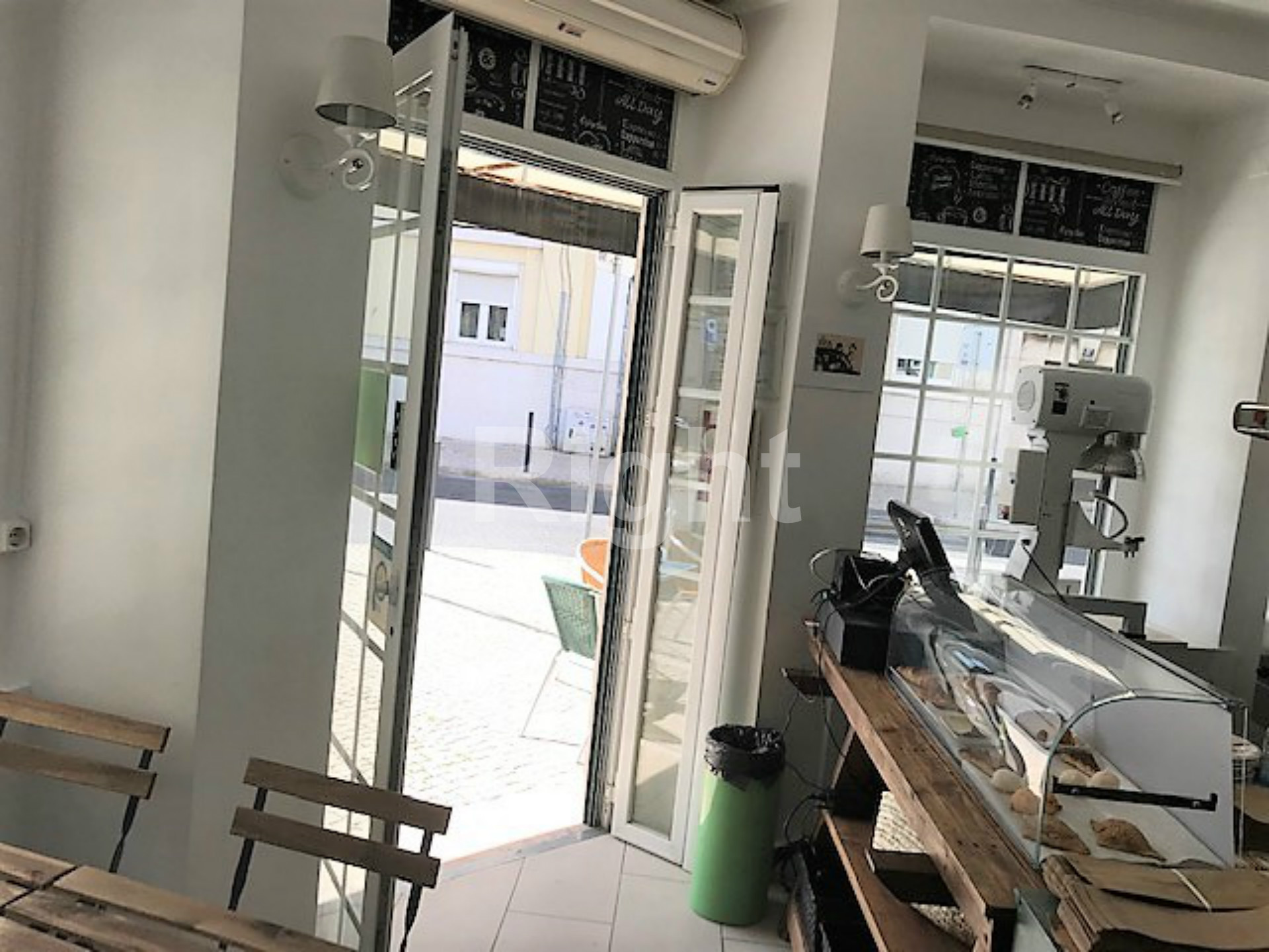 Café em Campo Ourique, junto ao mercado