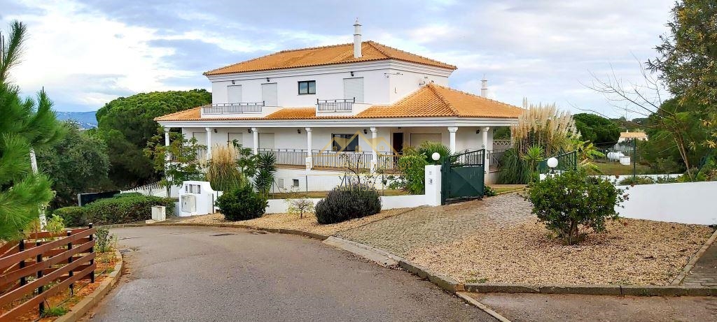 Excellent villa in Albufeira