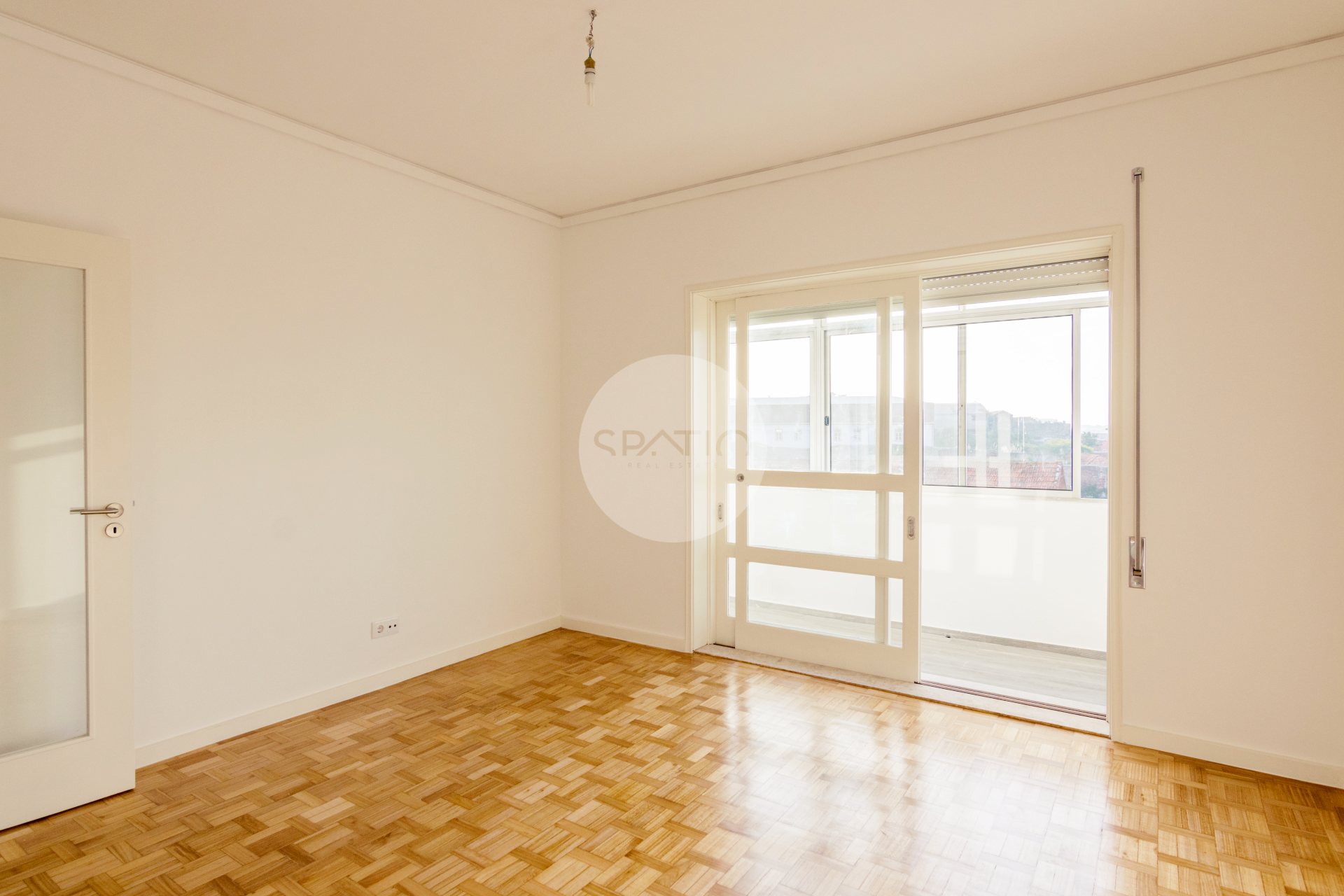 Apartamento T2 C/ Garagem Box * Devesas * V.N.Gaia