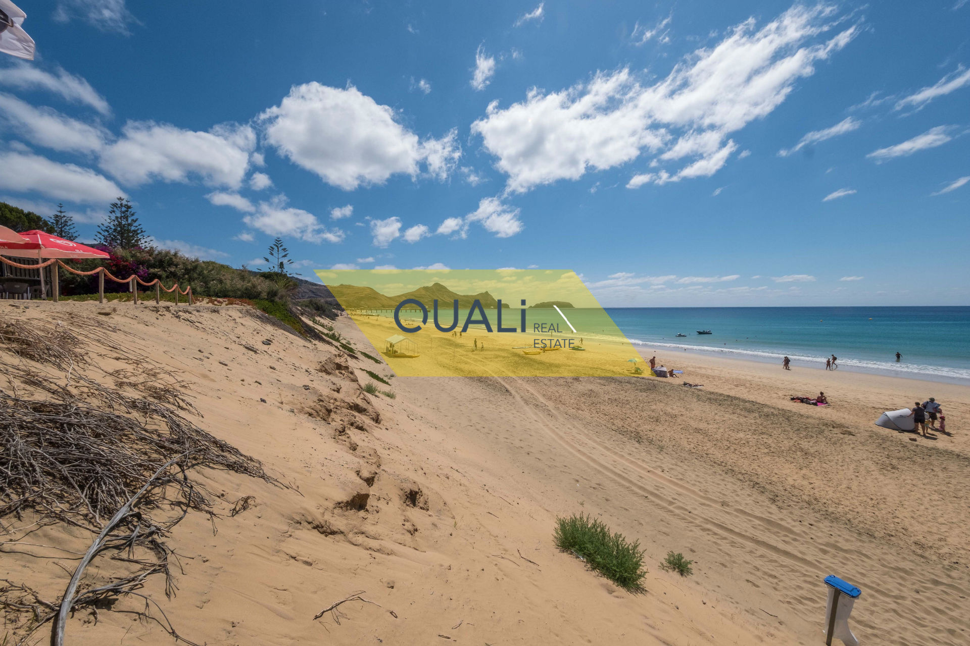 Casa independiente 4 dormitorios- En venta, insertada en Quinta Salgado-Porto Santo - € 780,000.00