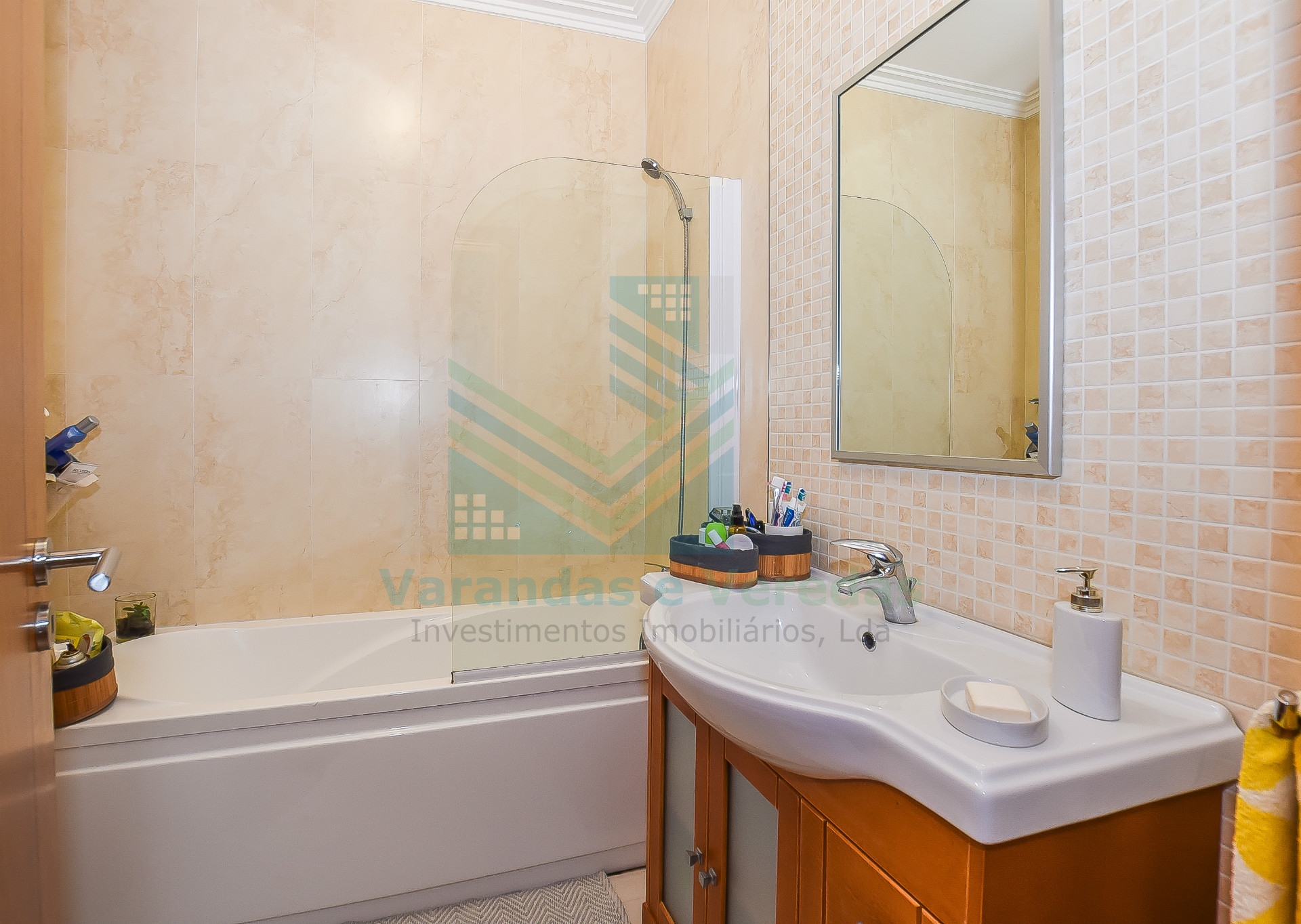 2 间卧室的公寓在门控社区在恩特龙卡门托