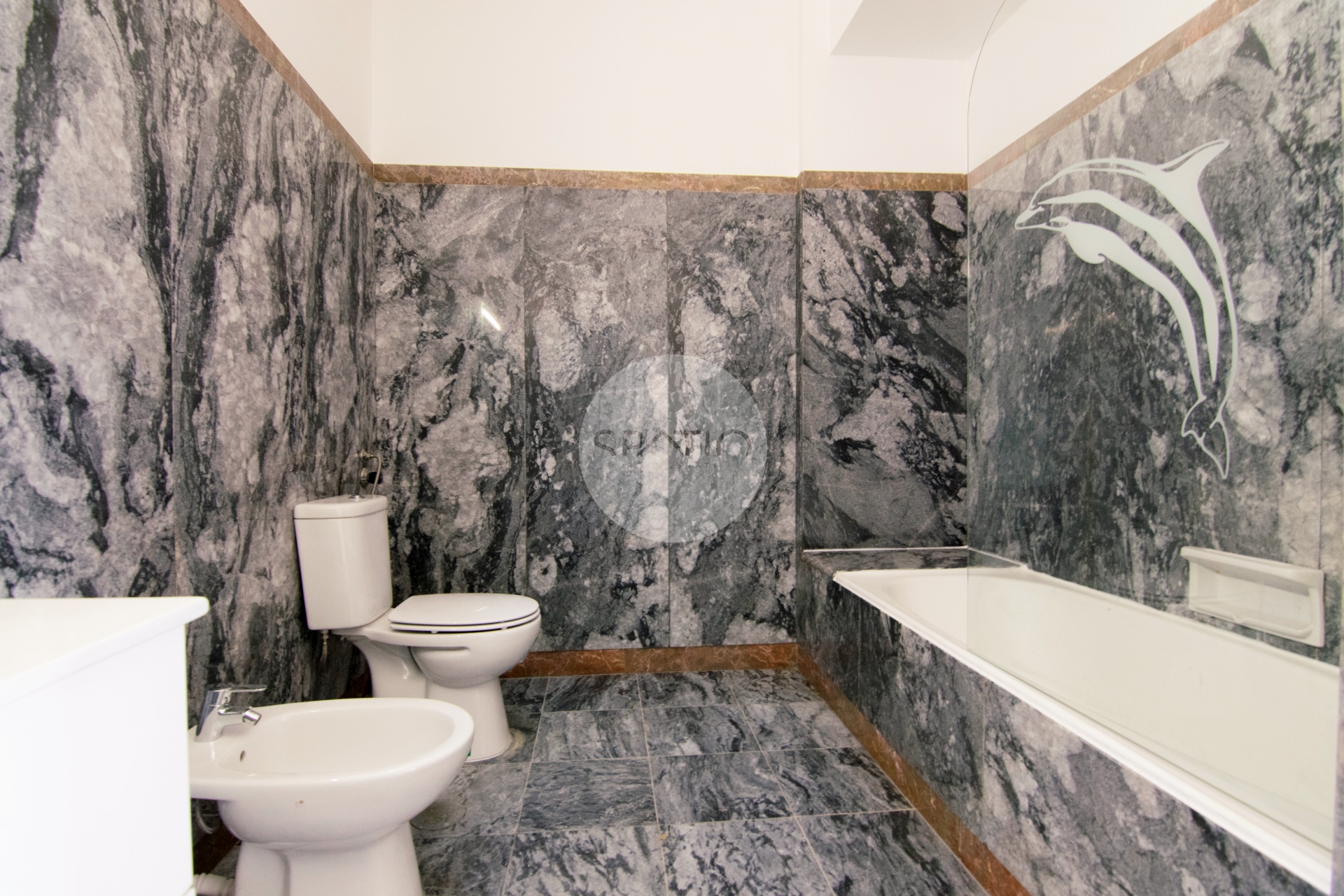 Apartamento T3 renovado com Box * São Mamede de Infesta