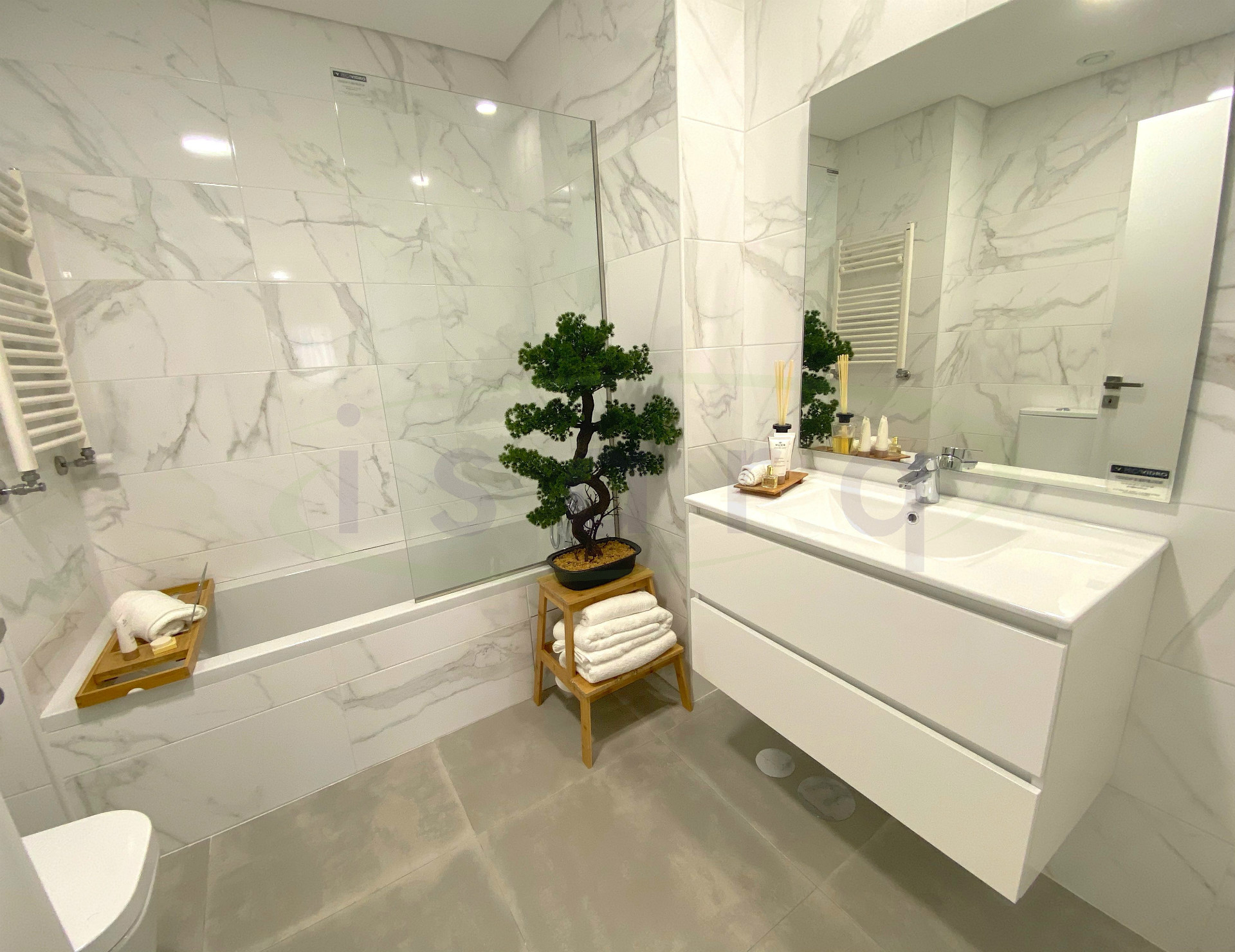 Appartement T2, Nouveau, avec terrace à 15min du Campus Universitaire de S João;