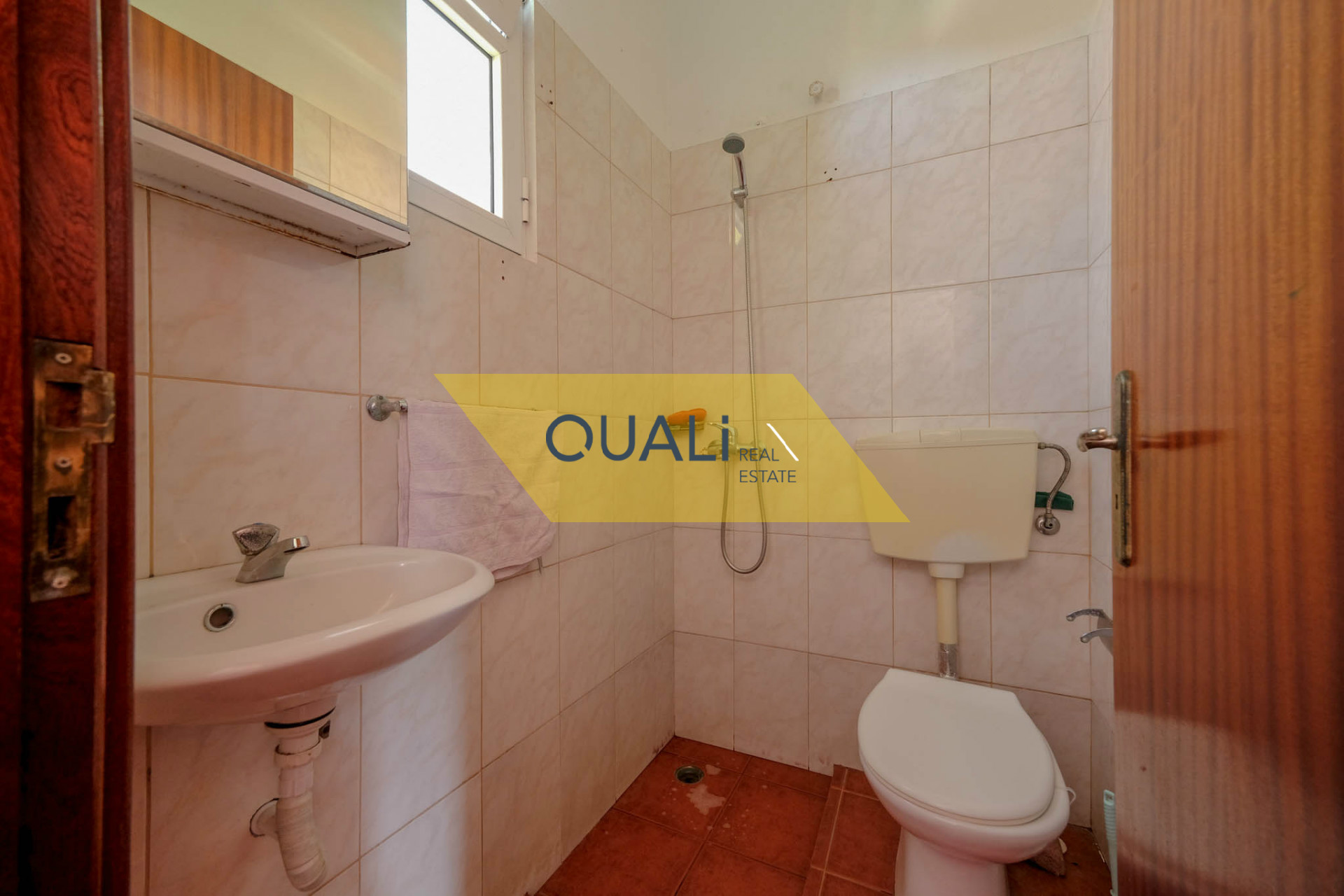 moradia t3 em ponta do sol a beira de estrada pronta habitar € 96.000