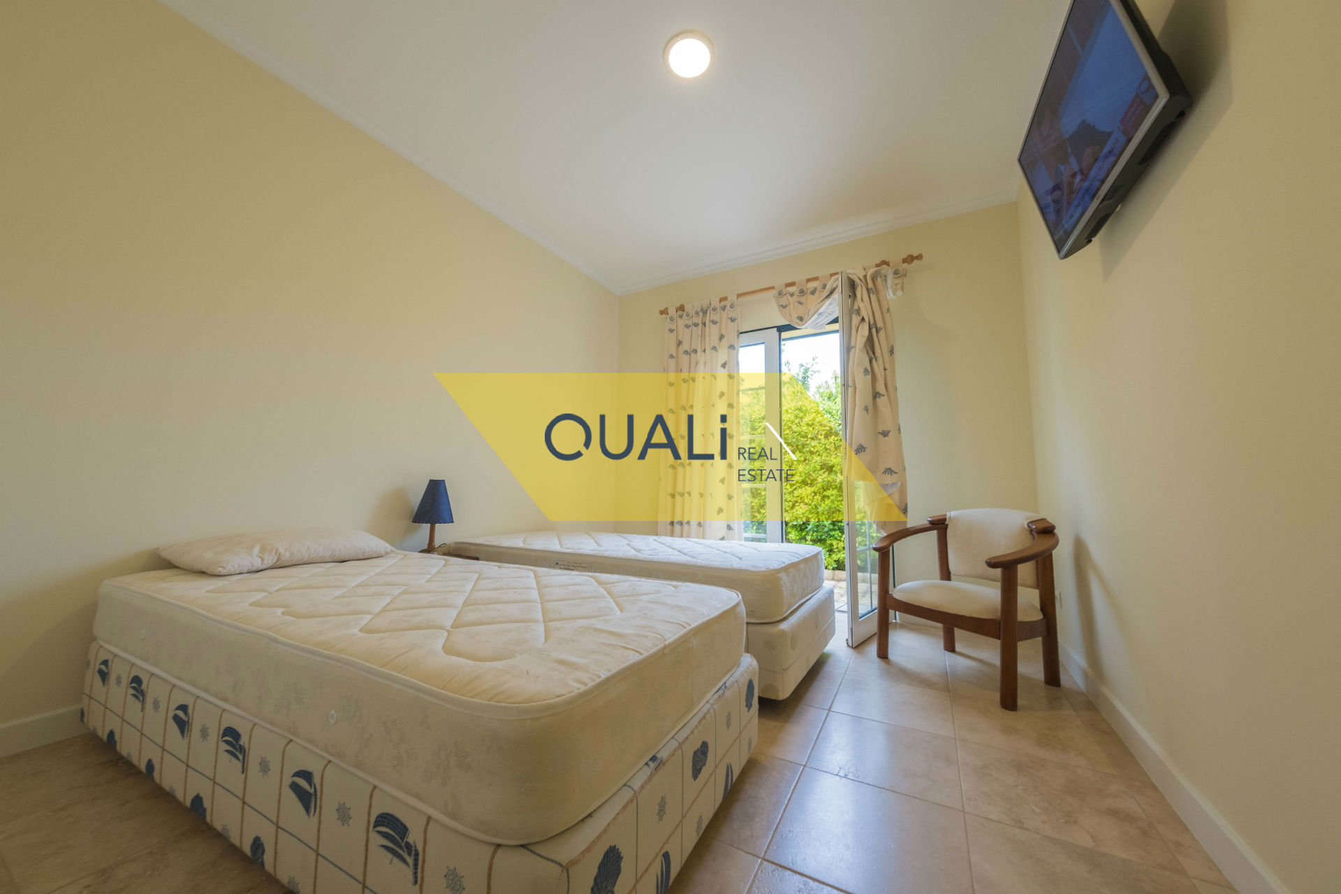 Casa independiente 4 dormitorios- En venta, insertada en Quinta Salgado-Porto Santo - € 780,000.00